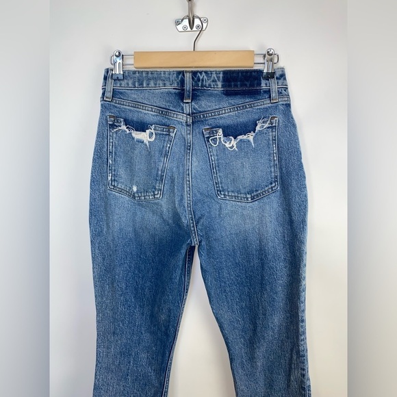 Abercrombie High Rise Mom Jean 26/2s short - Picture 3 of 9